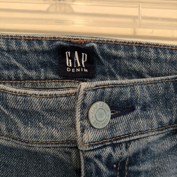 Gap Colorblocked Distressed Jeans - Picture 4 of 7